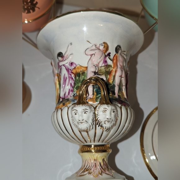 RARE Capodimonte Keramos Hand Painted Italian Porcelain Urn w/ Lid - Picture 8 of 13